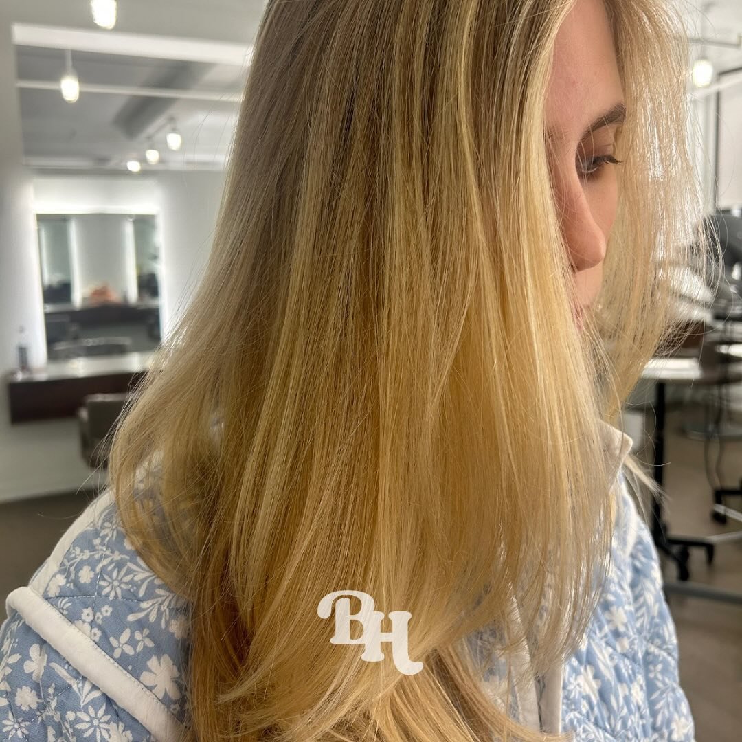 BLONDE ✨